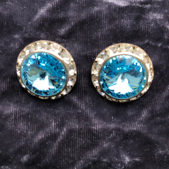 NEW Vintage clip Swarovski earrings - Picture 4 of 9